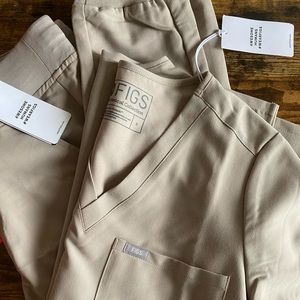 NWT Figs Boulder Caterina & Zamora Set